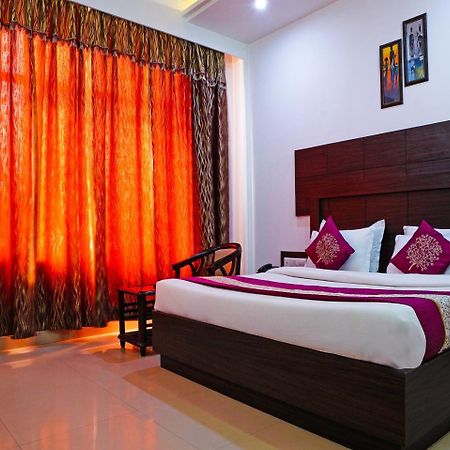 Madhu Resort Агра Екстериор снимка