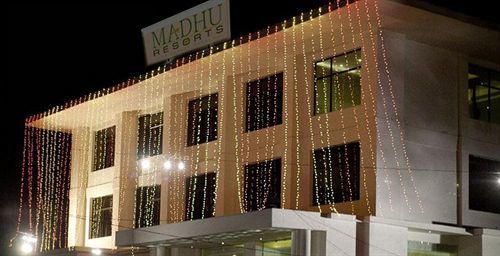 Madhu Resort Агра Екстериор снимка