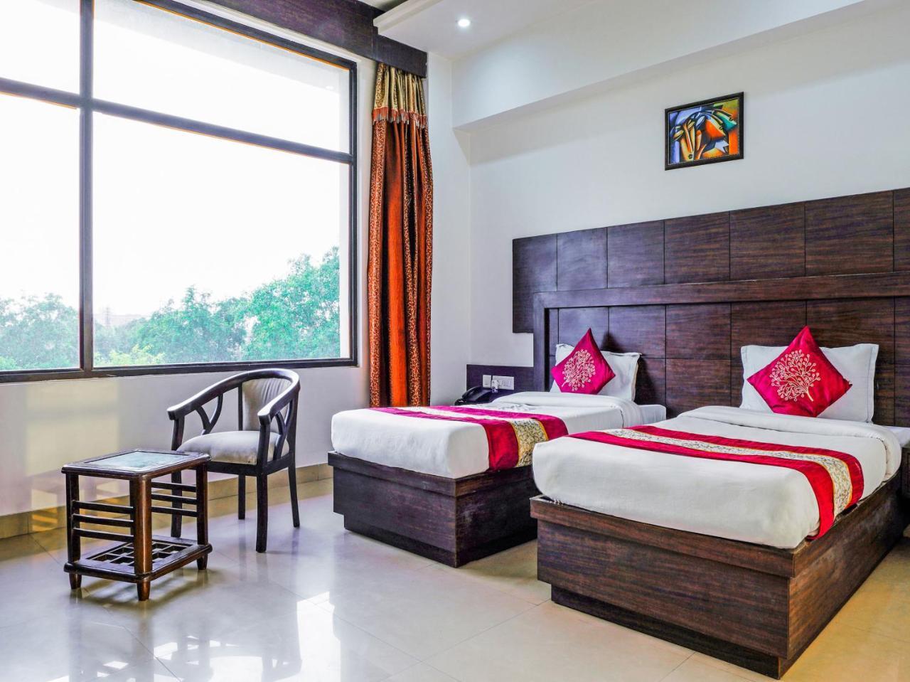 Madhu Resort Агра Екстериор снимка