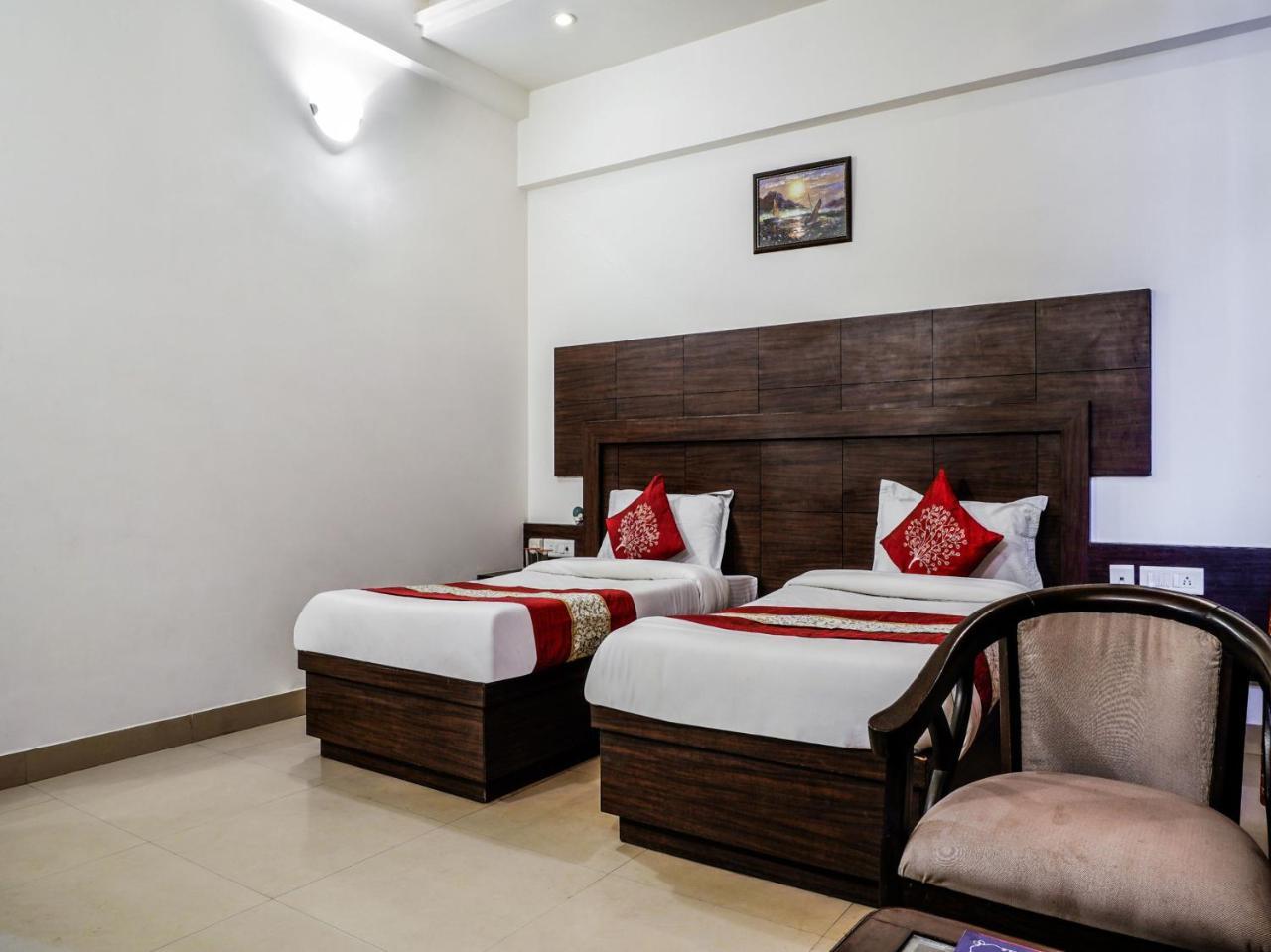 Madhu Resort Агра Екстериор снимка